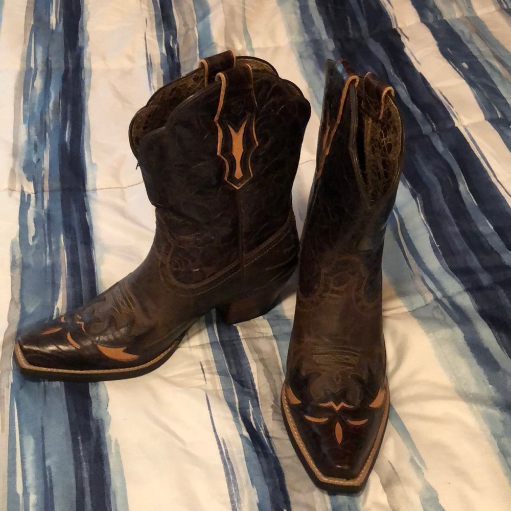 Brand new Ariat cowgirl boots